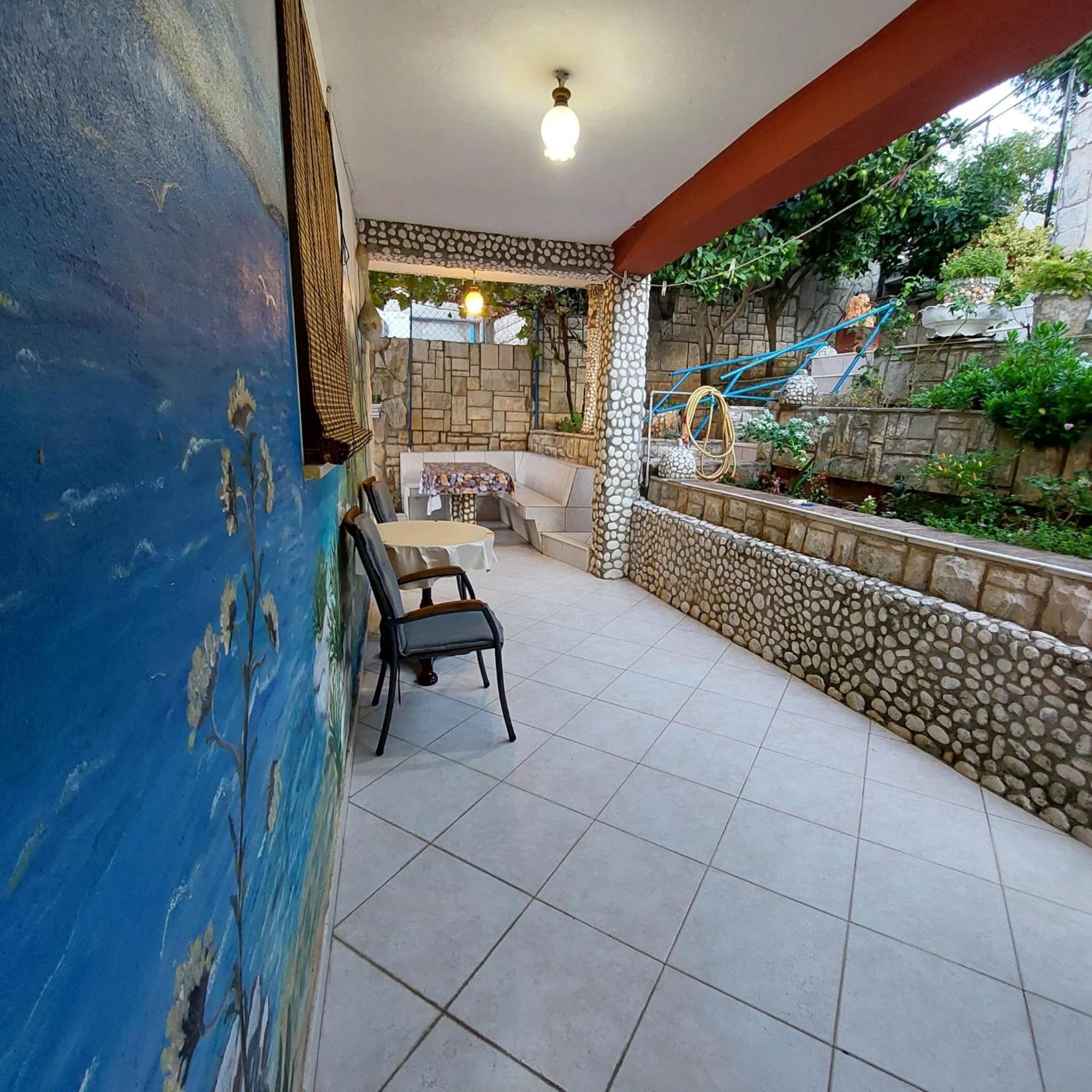Ustavdic Apartment *
